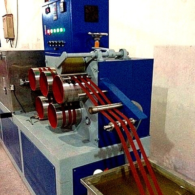 Lieferung 5-15mm PP-Strapband Produktionslinie PP-Strapband Ausrüstung PP-Extruder für automatischen Bildschirmwechsler