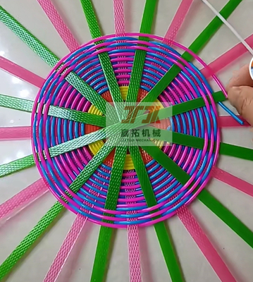 Zwei Farben Wicker Rattan Herstellmaschine 55mm Einzelschraube individuell