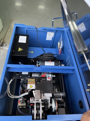 Halbautomatische Kartonumreifungsmaschine mit 15-45 kg PP-Gürtel