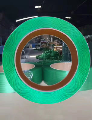 Kundenbezogenheits-grüne prägeartige Palette, die Plastik-pp.-Tragriemen gurtend verpackt