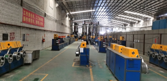 Manuelle PET-Bandherstellungsmaschine mit elektrischen Komponenten von Schneider Siemens