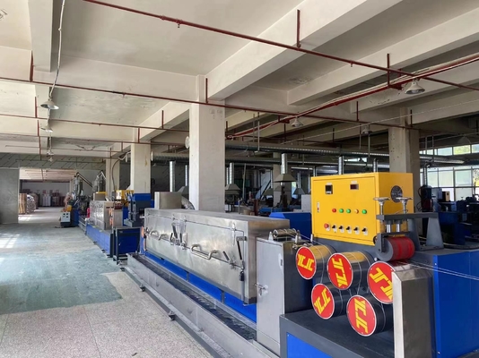GUOMAO Motorgetriebene PP-Gürtel Produktionslinie Sechs Gürtel Leistung für 450-500KG/h