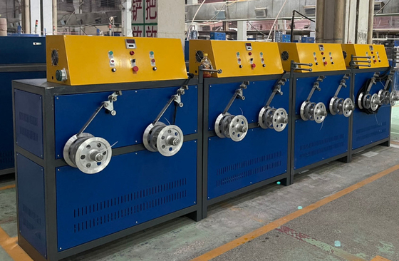 Anpassbare Geschwindigkeit und 150-600 kg/h Ausgangsleistung PP-Strapband-Extrusionsleitung für Produkte