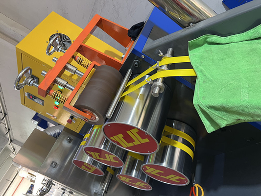Kunststoffmaschinen Hochgeschwindigkeits-PP-Strapper-Maschine PP-Strapper-Produktionslinie mit 5-19 mm Breite