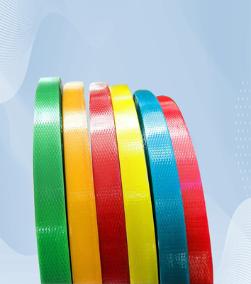 Aufgeteiltes beständiges 32mm Fracht-Plastikverpackungs-Gurt HAUSTIER, das Rolle gurtet