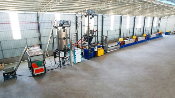 Steuerbügel-Verdrängungs-Linie PLC-200KW bereitete HAUSTIER Plastikherstellungsmaschine auf